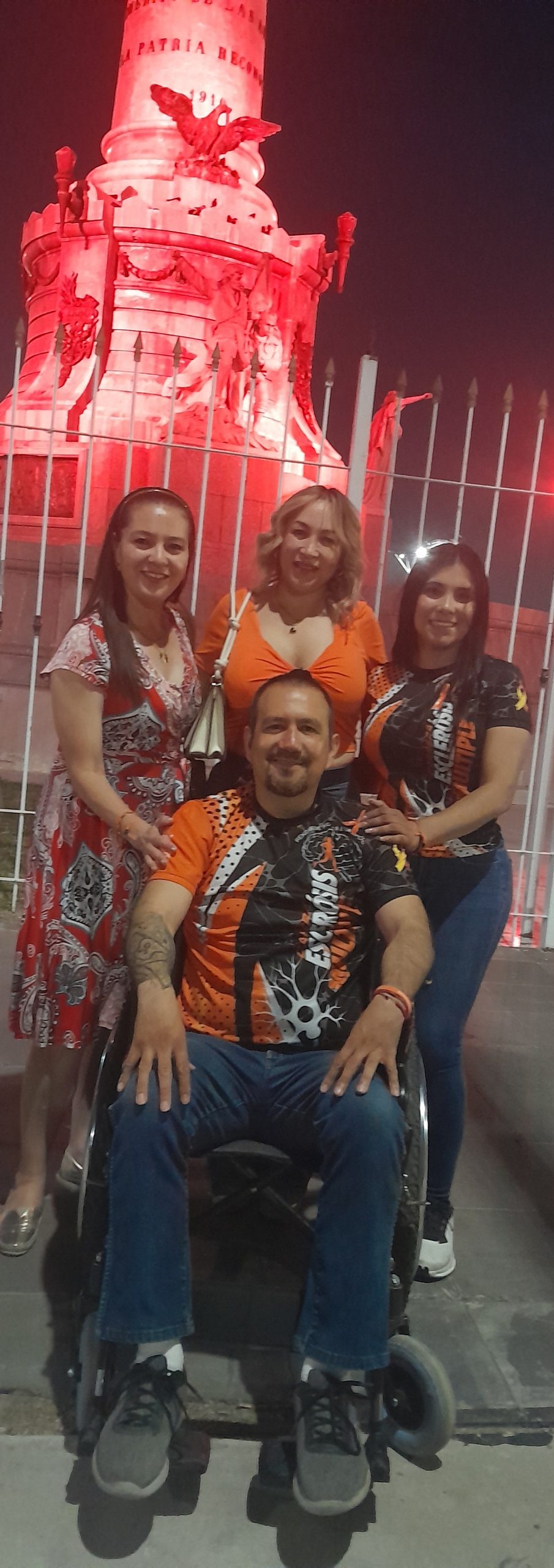 Rotundo Éxito La Carrera Por Causa Por Esclerosis Múltiple En Parque Extremo y Ya Oficializaron Cada 29 De Mayo Dia Mundial De Esclerosis múltiple Asi Lo Menciono Organizadora Karina  Orozco y Abraham.