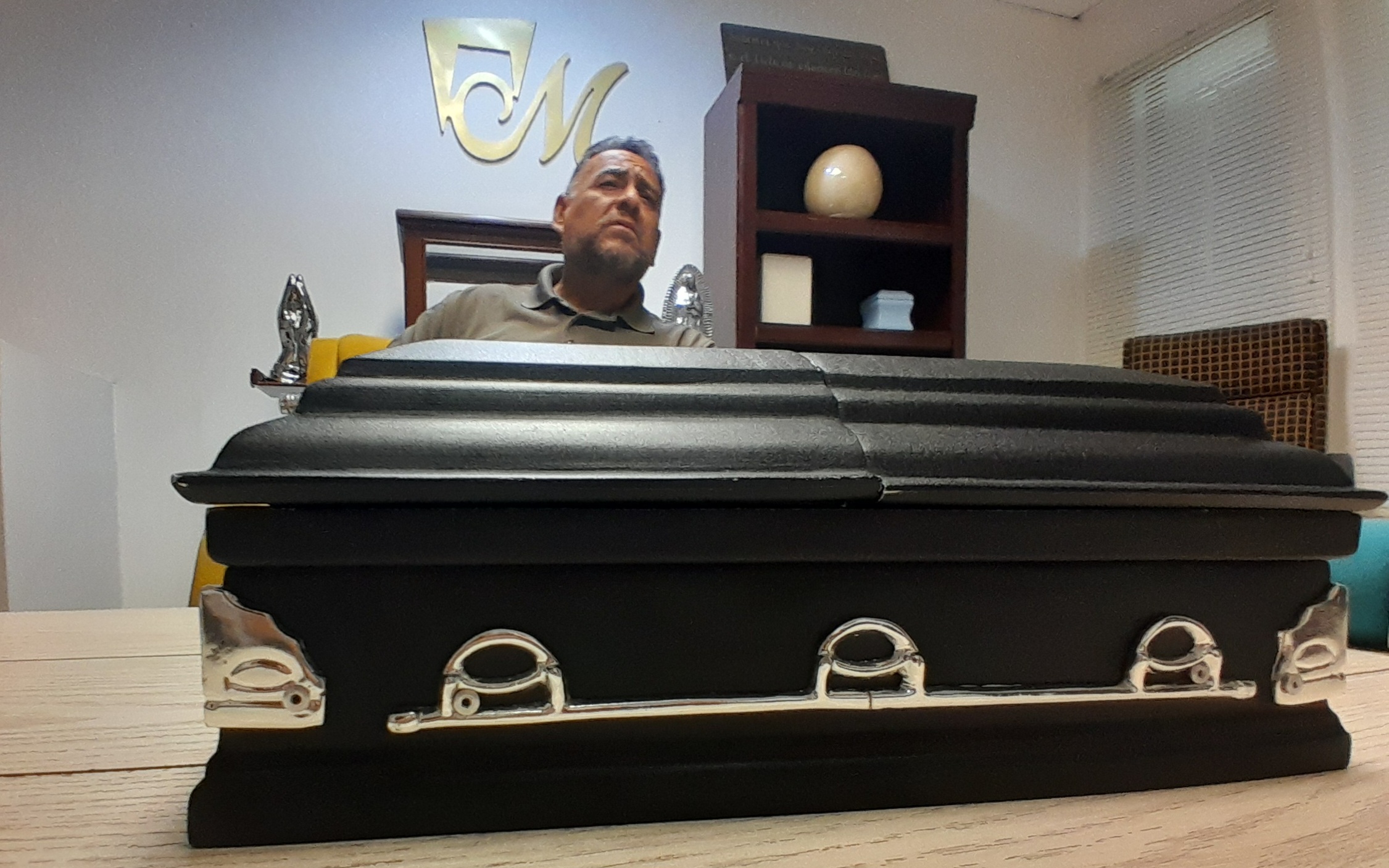 Entrevista Con El Presidente De La Unión De Funerarias Marcelo Ruiz Cantu Nos Comento Que No Se Explica Que Fue Que Lo Paso Realmente El Caso Del Crematorio Plenitud Y Comento Que Seguirán Pagando Alos Deudos y Que Tomaron Nuevos Protocolos Para Indentificaciones De Los Cuerpos Con Pulseras De Hospital En La Mano y Muslo.