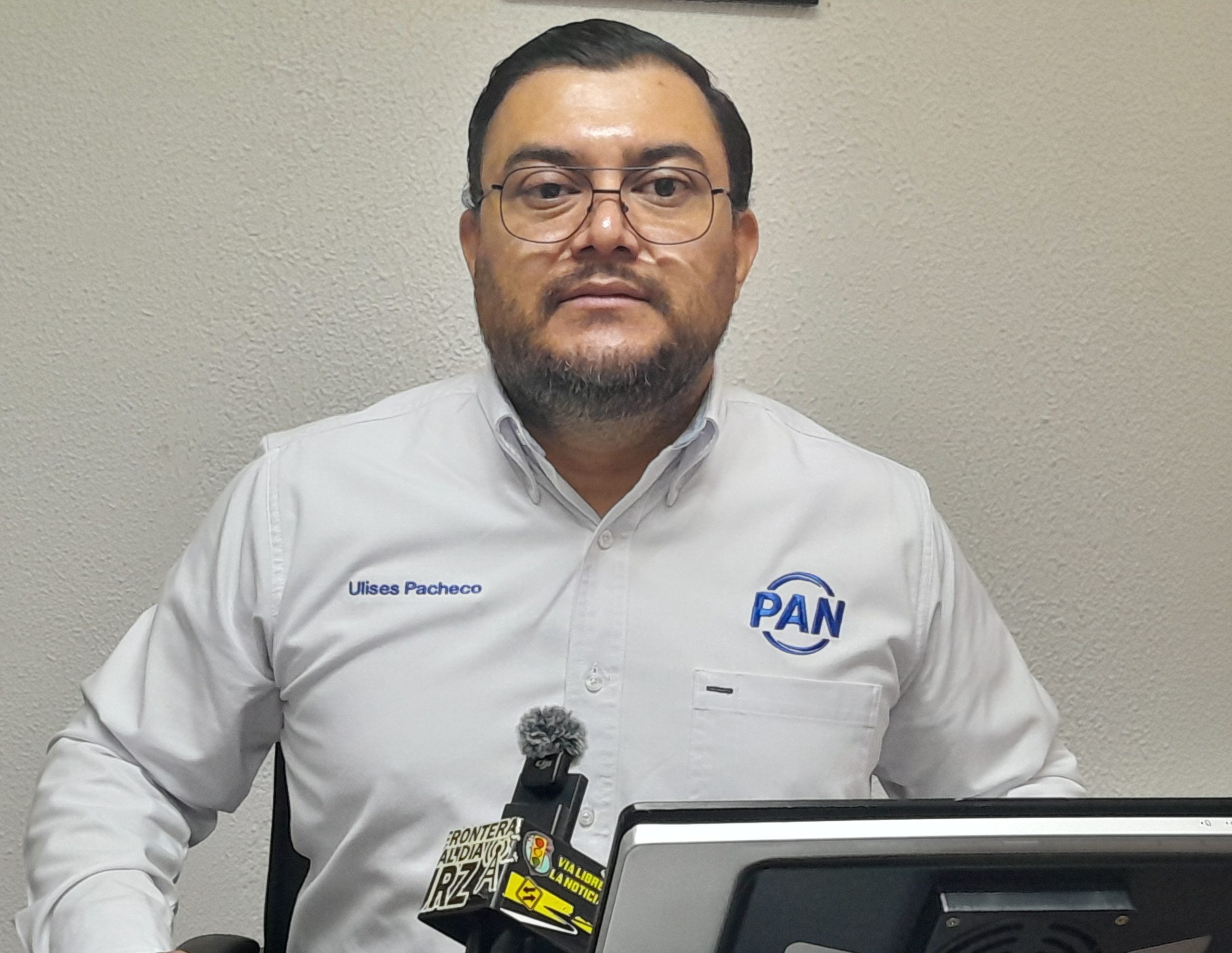 En Entrevista Con El Presidente Del Partido Accion Nacional (PAN) Licenciado Ulises Pacheco Que Lamenta Mucho Lo Sucedido Esta Mañana En El Deposito De llantas Y En Una Entrevista El Propio exalcalde Culpa Ala Diputada Xochil De Haber Mandado Quemar El Deposito De Llantas Y que Pondrán Una Denuncia Por Decir Mentiras Eso Nos Comento El Presidente Del Pan
