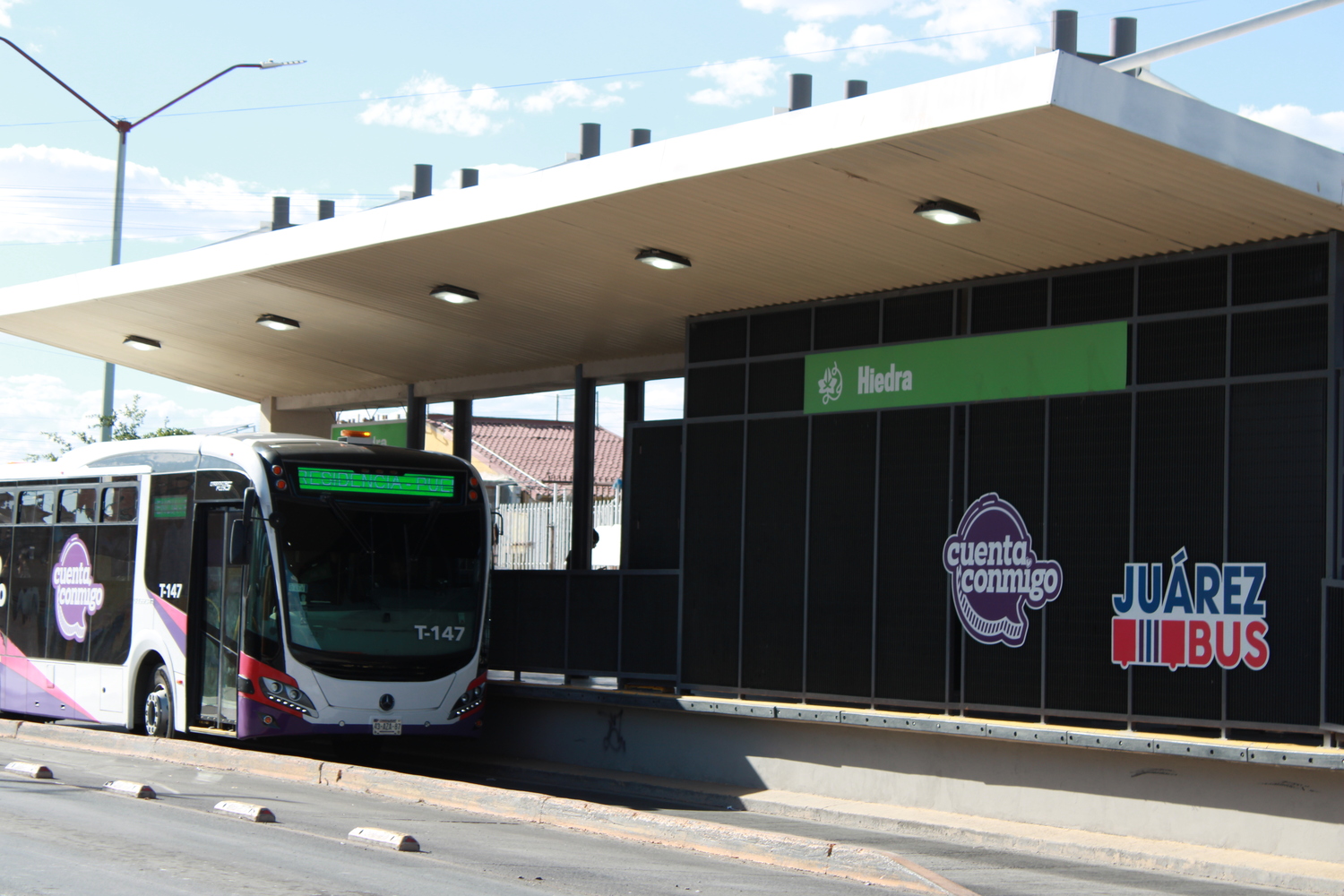 Brindara Cam Móvil Del Juárezbus Servicio En La Estación Hiedra del brt 1 que Brindara Atención Al Público Para Mayor información Su WhatsApp es 6568527384.