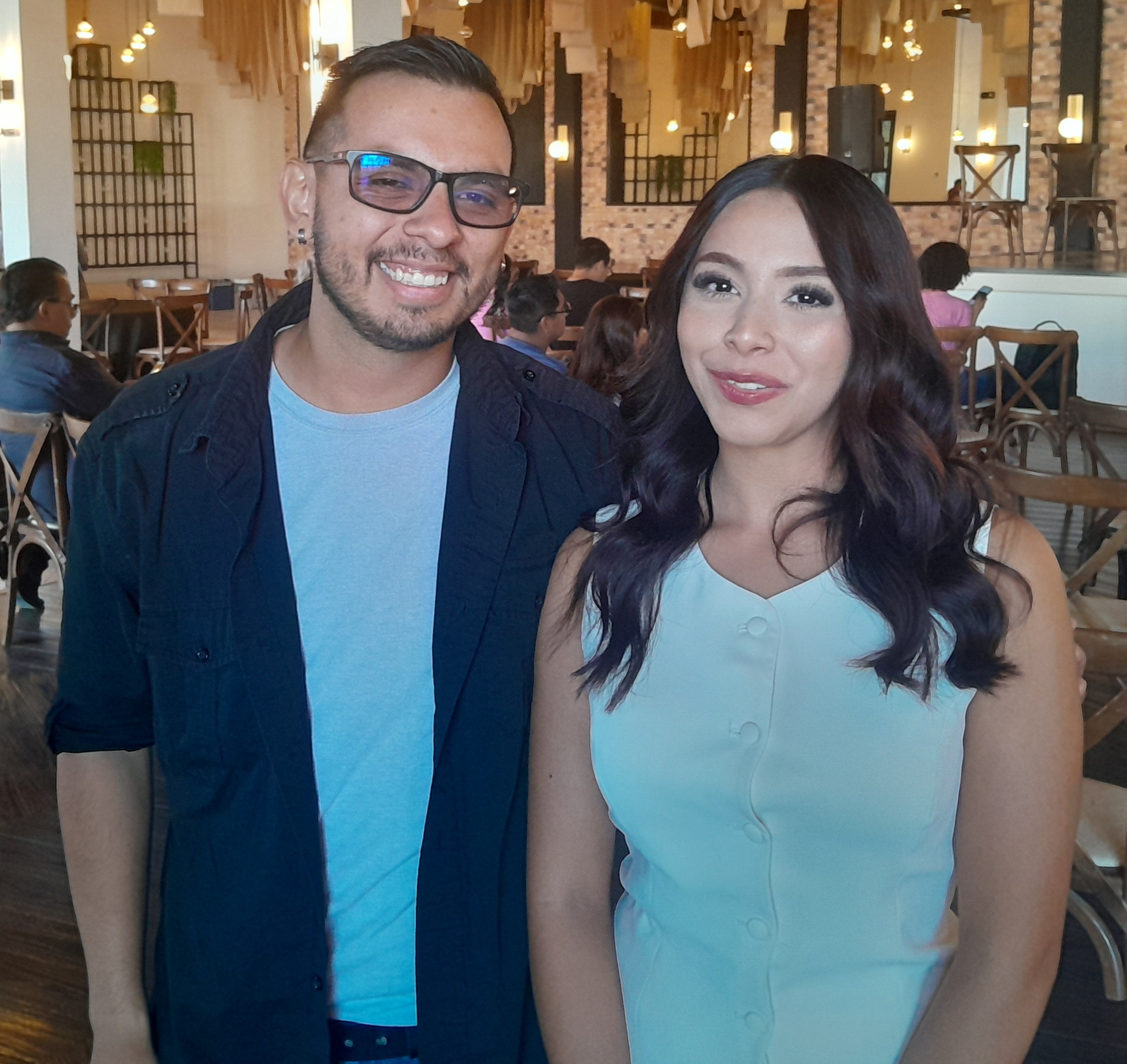 *Con Gran Producción y Edicion Lograron Con Éxito el Video Musical Con los Grandes Amigos y Compañeros Ivonne portillo y Saul Con Los ya Jóvenes de Semjase Video Titulado ( GRACIAS AL MAESTRO) Por Parte de los Exalumnos que Los Preparo el Gran Divo de Juárez Juan Gabriel.