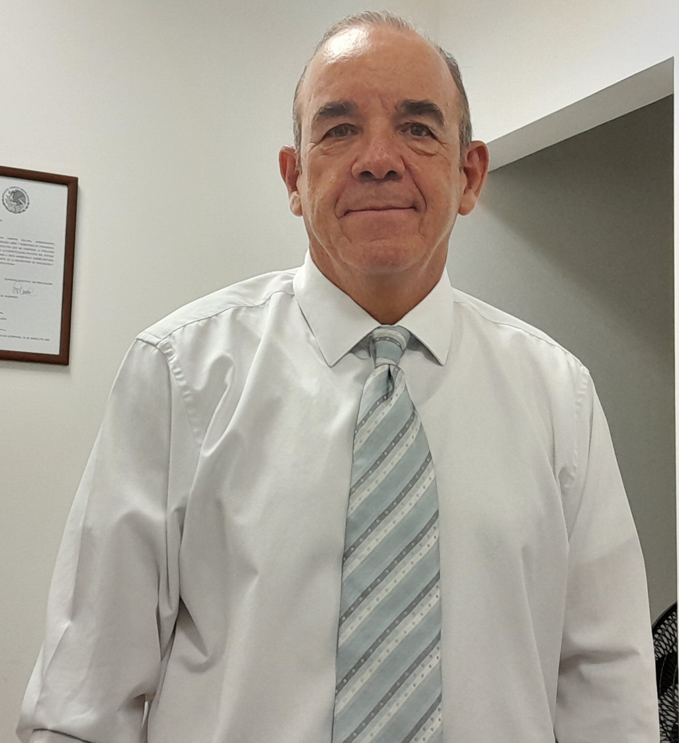 *Entrevista con el Subsecretario de educación y deportes zona norte Roberto anaya menciona que Ya esta la Ley de Restricciones de Uso de Celulares en las Aulas y que Checaran como Se Mantendra las Lluvias fuertes el Lunes lo Mantendran en monitoreo.