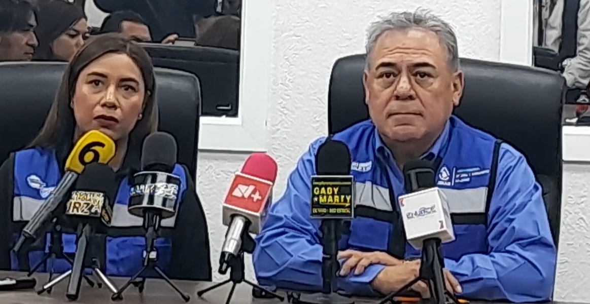 *En Conferencia Con el Director el Director Ejecutivo de JMAS Licenciado Alberto Paredes y la Directora de Operaciones de Jmas Licenciada Paola Romo nos Comenta Sobre lo Sucedido ayer Jueves en el área de Águilas de Zaragoza y menciona que Cualquier Problema favor de comunicarse al 073 o Acudir a Oficinas.