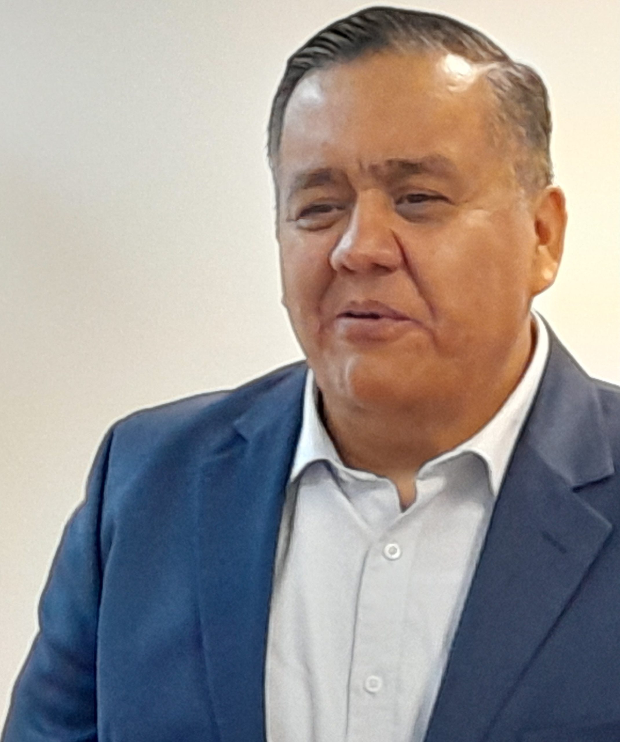 *Entrevista con el Representante de gobierno del estado Carlos ortiz nos da su opinión sobre la designación de perez cuellar como candidato qué abatian todos los records este juarez y si la verdad se batieron todos los récord hoy lamentablemente juarez pues es la cuidad del bache.