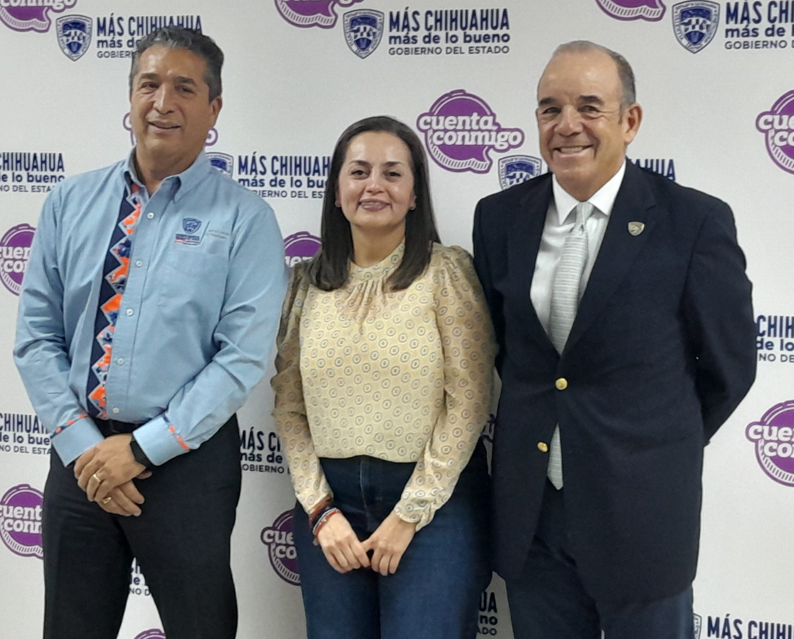 *Invitan Al Público En General Que Dará una conferencia El Gerente de Ingeneria de la (NASA) MIKE CASTILLO este 24 de octubre en las instalaciones de la Rodadora en dos Horarios alas 12:00 y 17:00 de la tarde asi Lo Menciono la Directora general dela Rodadora licenciada Monica Felix y el Representante de turismo Jorge Chávez Junto con el Subsecretario de educación y deportes zona norte Roberto anaya.