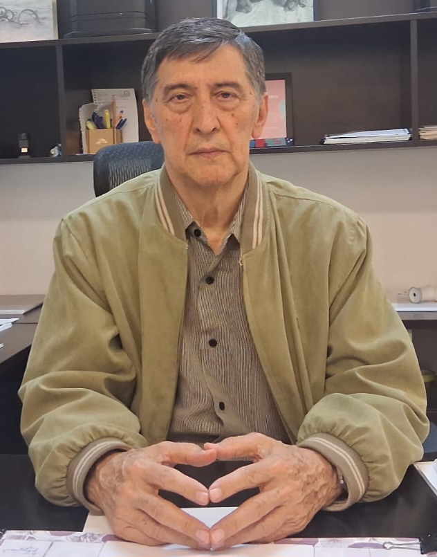 *En Conferencia Comento El Coordinador de Escuelas Estatales Zona Norte menciono que Esta al Criterio de los padres de familia sobre el Cambio Climático en la cuidad Alfredo aguirre carrete