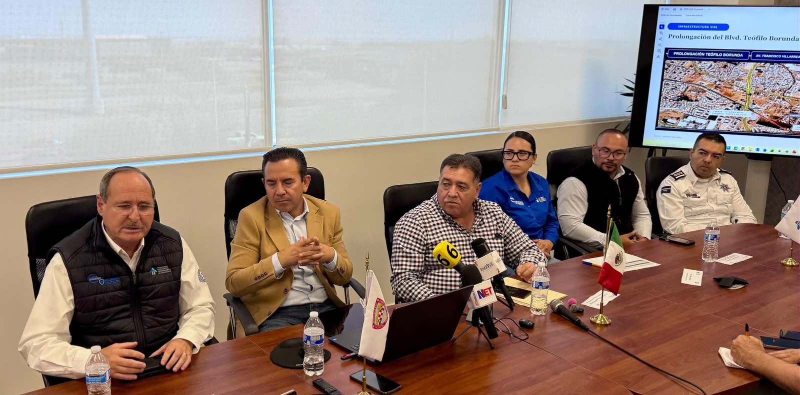 *ATENCIÓN PARA TOMAR RUTAS ALTERNAS DE LAS OBRAS EN CD.JUAREZ CHIHUAHUA POR PARTE DEL DIRECTOR DEL FIDEICOMISO LICENCIADO Rogelio gonzalez.